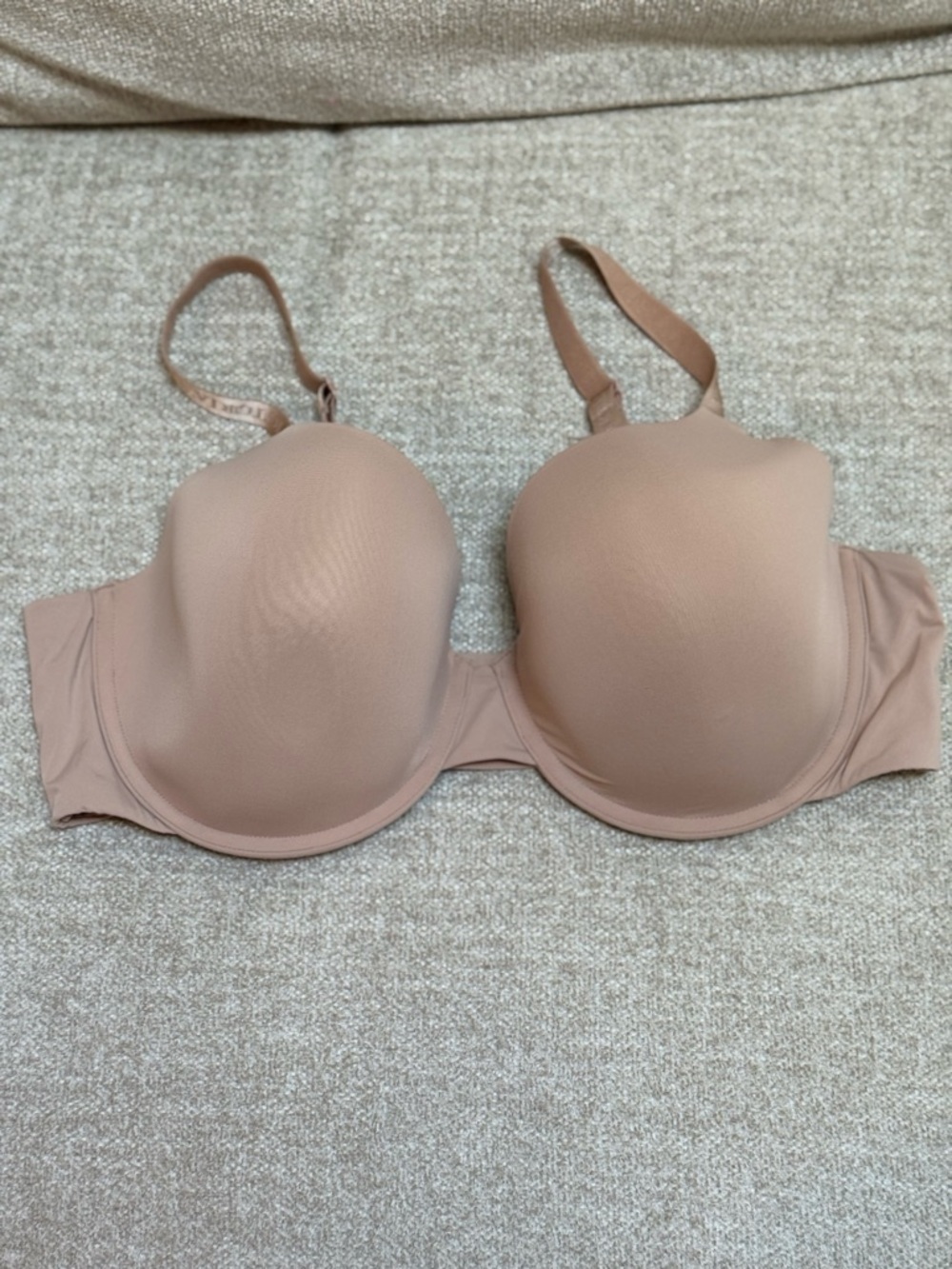 Victoria’s Secret Bra 40DD Nude T-Shirt Bra Lightly Lined Everyday Comfort